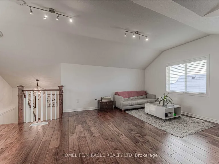77 Laughland Ln #UPPER — Photo 21