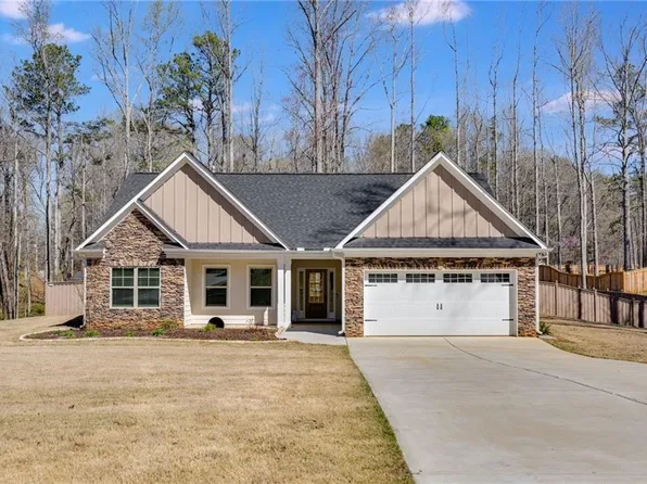415 Smallwood Ln, Douglasville, GA 30134