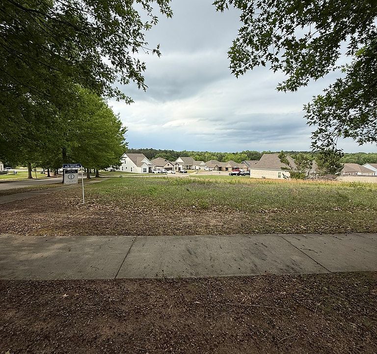 2nd image of 101 Acorn Way