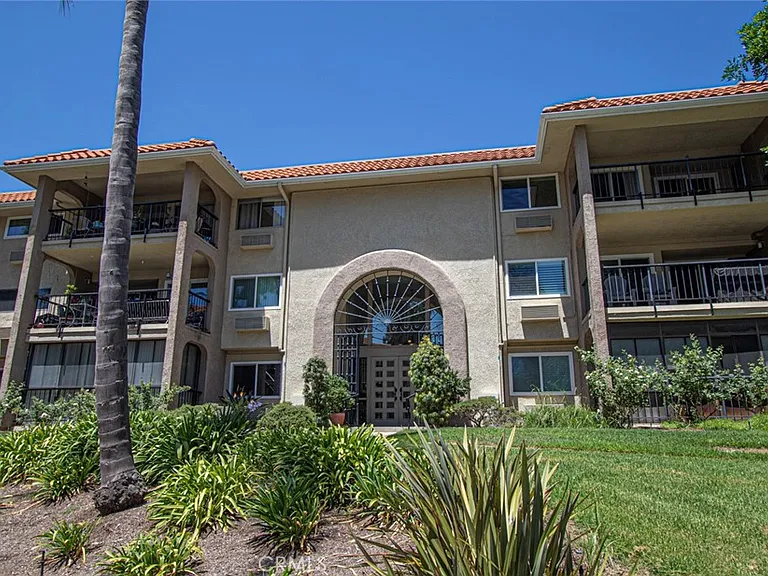 3241 San Amadeo #3C — Photo 1