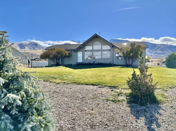 746 Thorpe Dr, Spring Creek, NV 89815