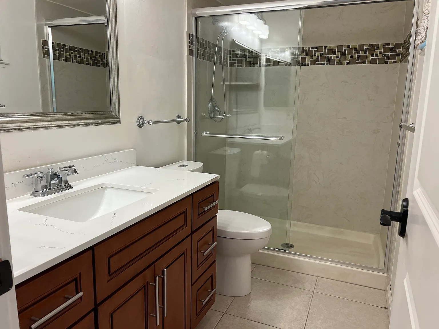 3 bed, 2.5 bath, 1357 sqft, $3,895 — Photo 3