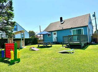 9 Rosedale Ct, Middletown, RI 02842