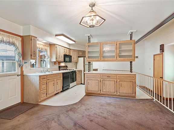 5th image of 400 Marine St