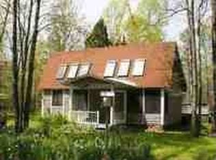 716 Johns Creek Rd, Hodges, SC 29653