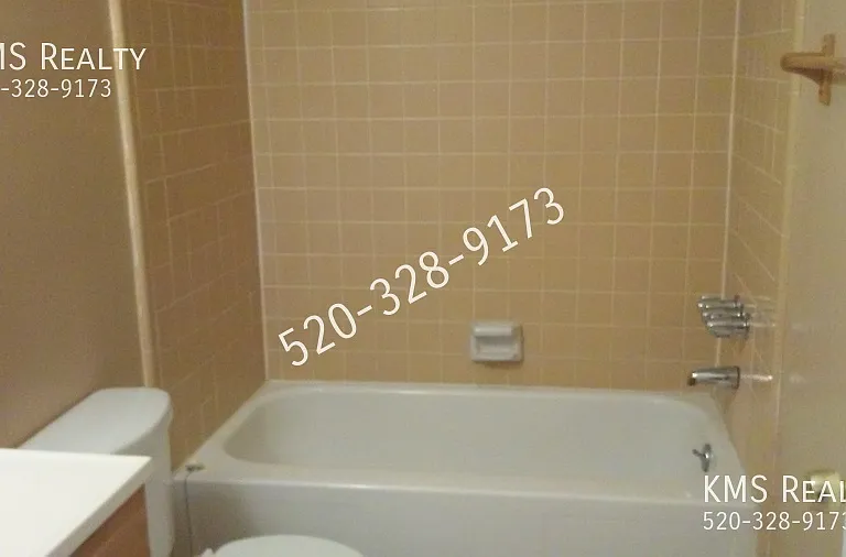 1866 W Caravelle Rd — Photo 11
