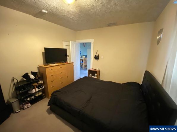 salem-oregon-80487815 picture