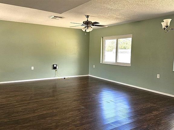 5th image of 1524 Newhope Rd