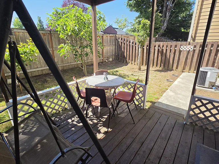 1639 SW Wright Pl — Photo 7