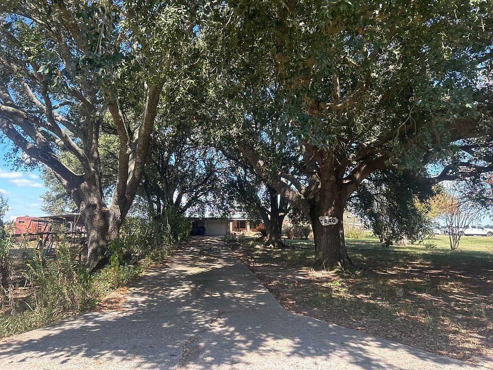 1st image of 840 Emar Dr