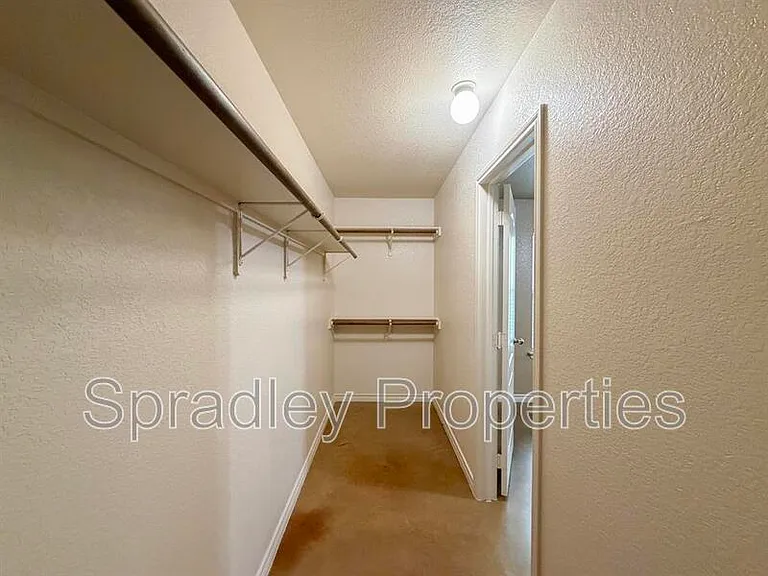 763A E Ridge Blvd — Photo 11