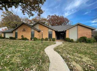 2 Fawn Ln, Ponca City, OK 74604