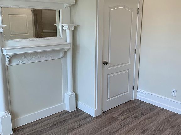First Bedroom pic #2