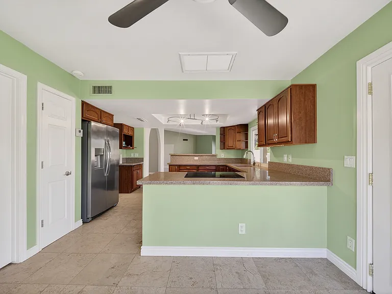 12414 N 60th St — Photo 13