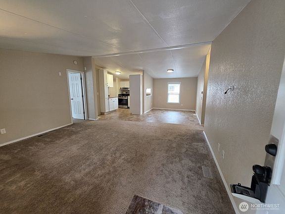 3rd image of 338 SE Egbert Avenue