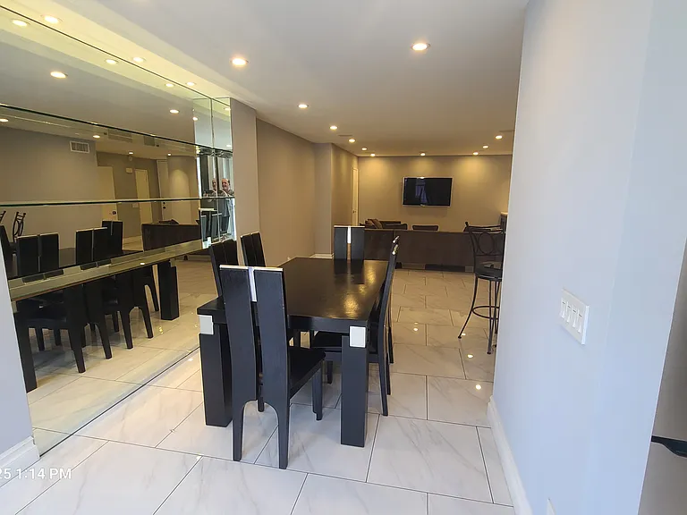 10747 Wilshire Blvd #1103 — Photo 2