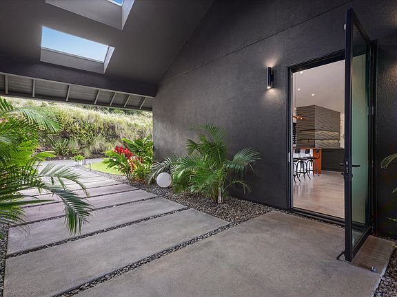 4th image of 72-4136 Awalua Pl