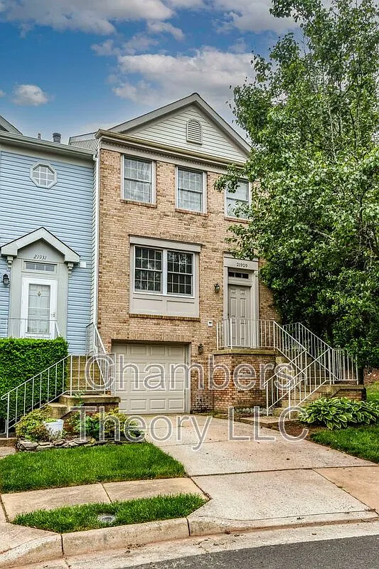 3 bed, 3.0 bath, 1548 sqft, $2,800 — Photo 1