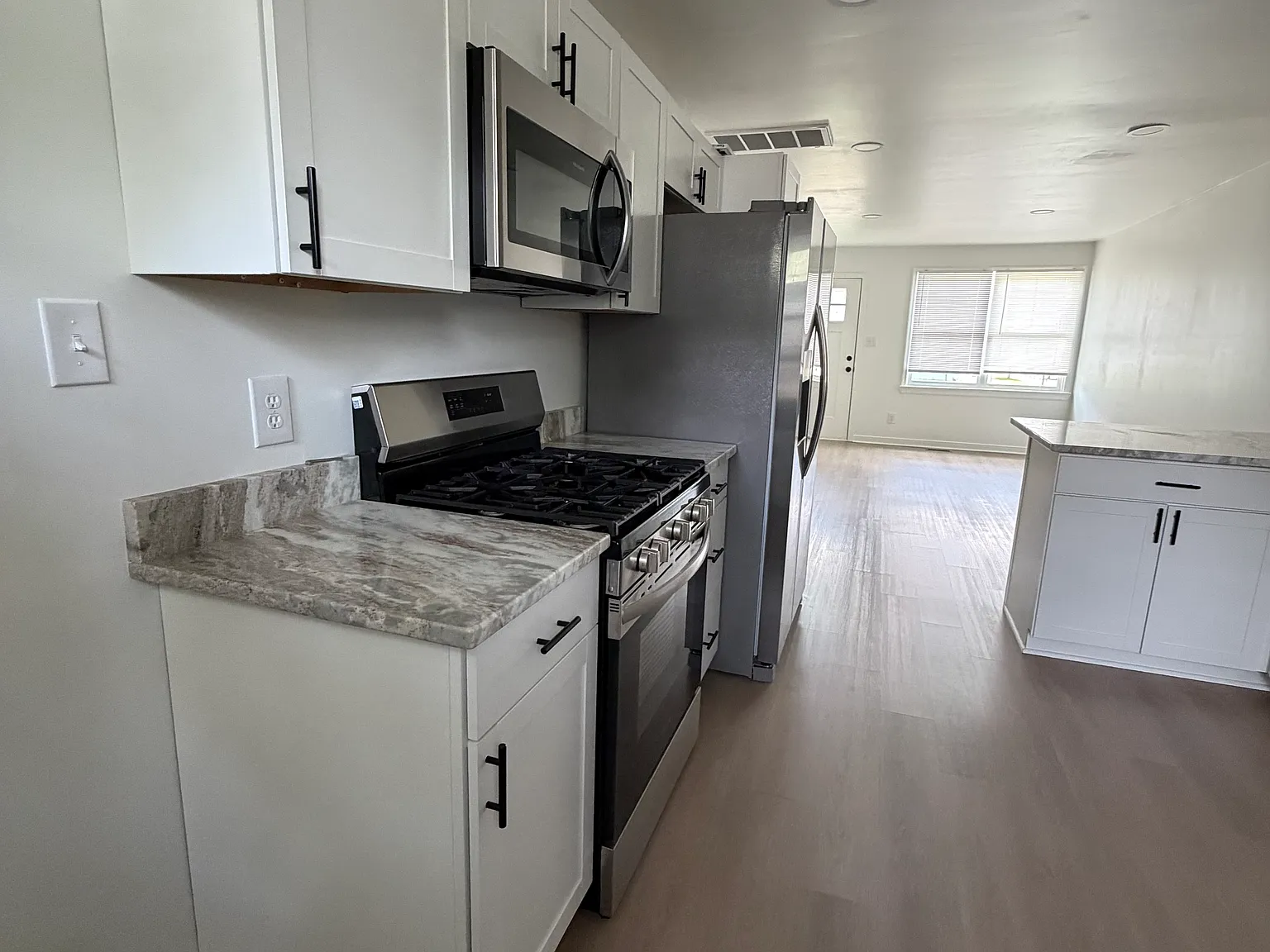 2 bed, 760 sqft, $1,250 — Photo 1