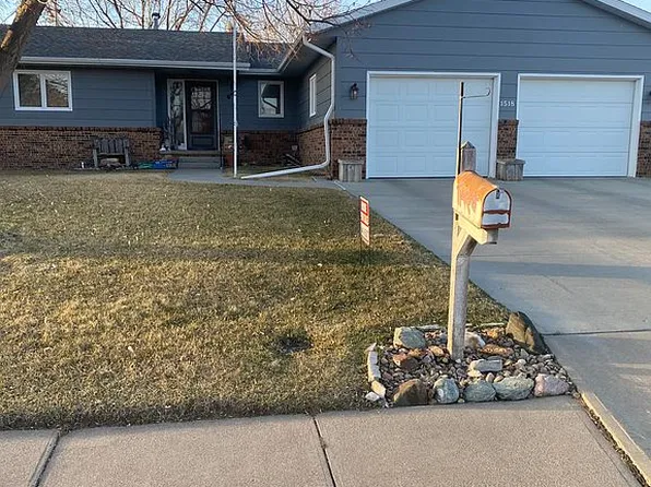 1518 W 38th St, Kearney, NE 68845