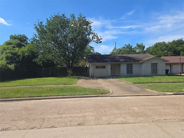 4814 Tidewater Dr, Houston, TX 77045