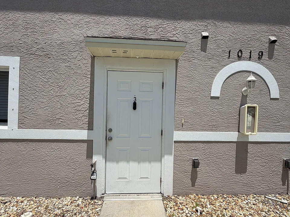 1019 SE 11th St #3