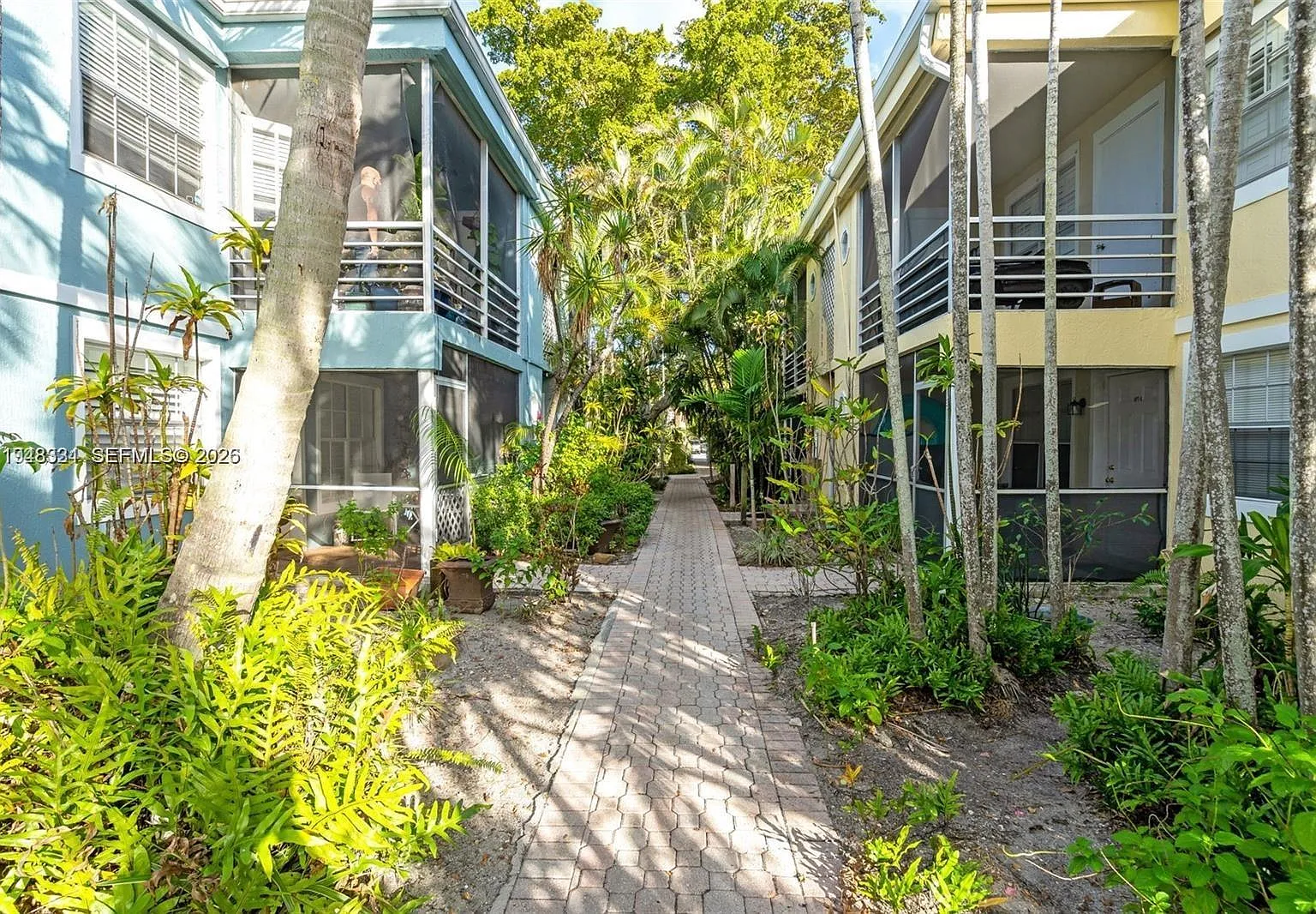 Garden Isle Villas Condo — Photo 1