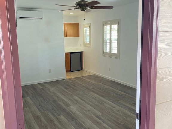 detached Full studio entrance