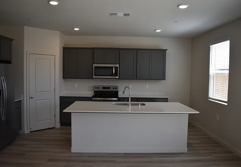 4624 Athena Dr — Photo 10