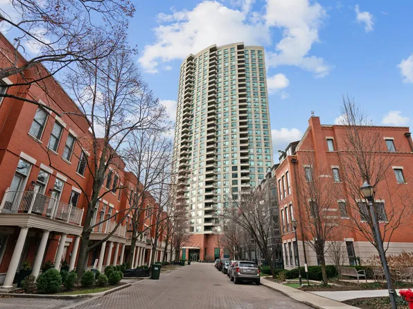 501 N Clinton St APT 1103, Chicago, IL 60654