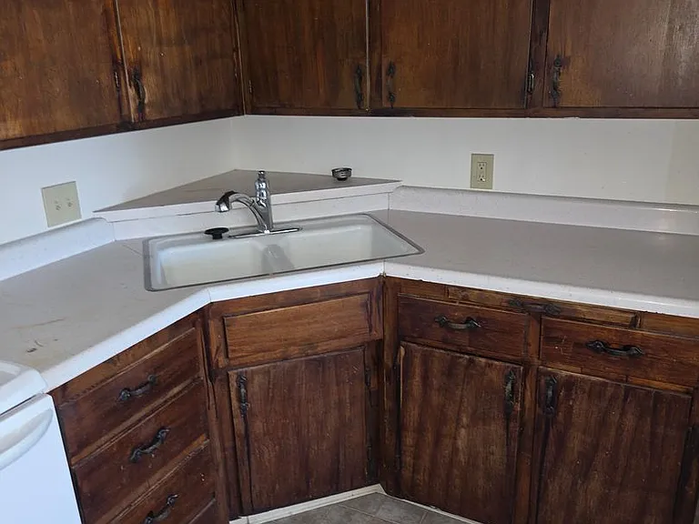 191 S Halcyon Rd — Photo 2