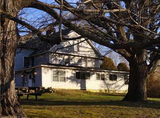 17 Hollenbeck Rd, Falls Village, CT 06031