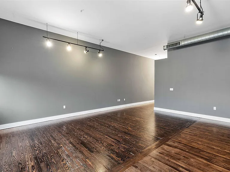 1312 Live Oak St #215 — Photo 6