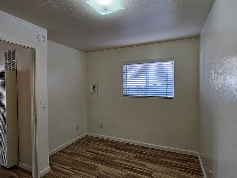 1114 E Cliff Dr #6 — Photo 16