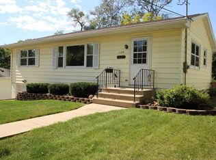 1124 Woodlark Ln NW, Cedar Rapids, IA 52405