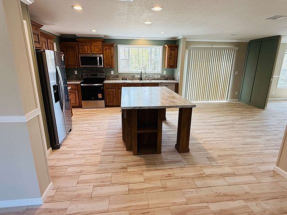 4th image of 14322 98th St