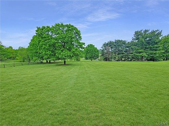 4th image of 630 Bishops Pl