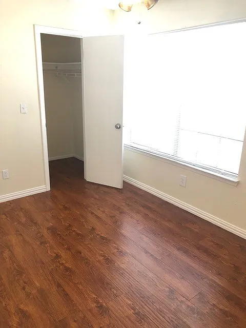3 bedroom condo by UNT — Photo 3