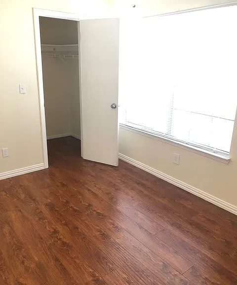 738 W Collins St — Photo 14