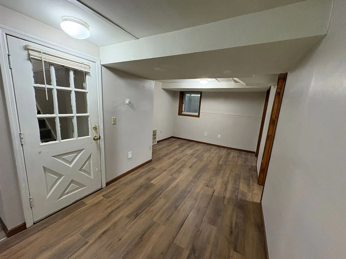 Available now! 3 bed 2 Bath close to Campus! — Photo 1