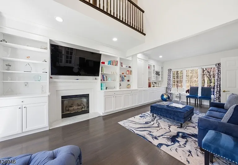 11 Rosewood Ln — Photo 8