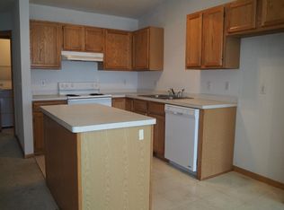 205 Shawnee Trl, Shakopee, MN 55379