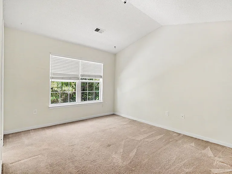 1043 Penny Ln — Photo 18