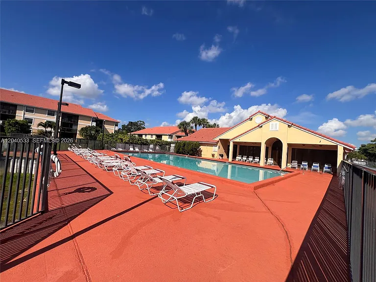 5661 Riverside Dr #101B7 — Photo 32
