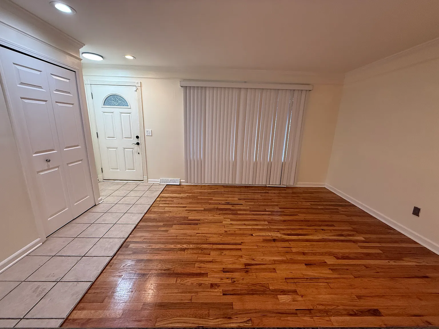 3 bed, 1019 sqft, $1,800 — Photo 3