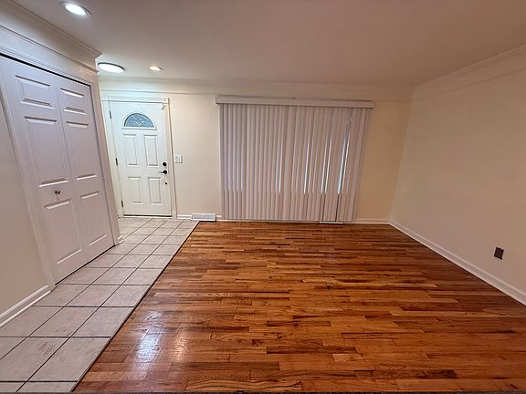 3rd image of 27156 Shelbourne Dr