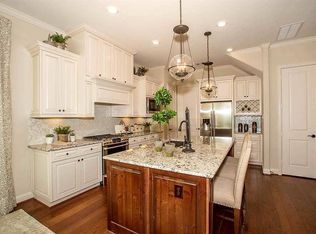 4 Silver Rock Dr, The Woodlands, TX 77375