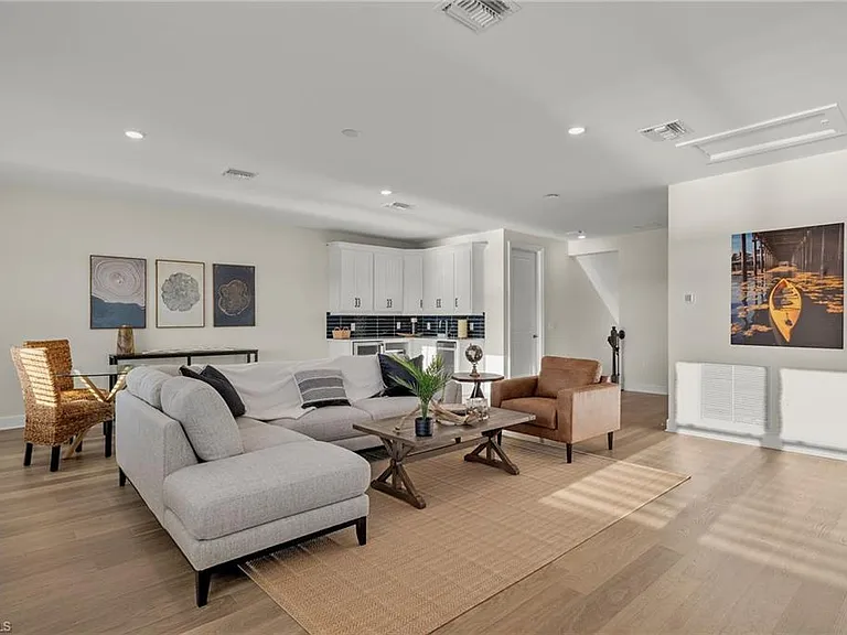 15429 Turin Dr — Photo 34