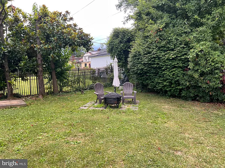 1868 Pine Rd — Photo 35