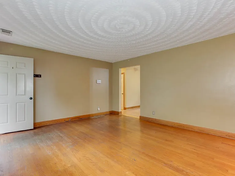 128 Mann Dr — Photo 10